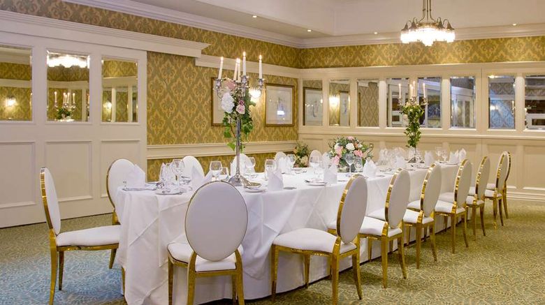 <b>Fitzpatrick Castle Dublin Room</b>. Images powered by <a href="https://iceportal.shijigroup.com/" title="IcePortal" target="_blank">IcePortal</a>.