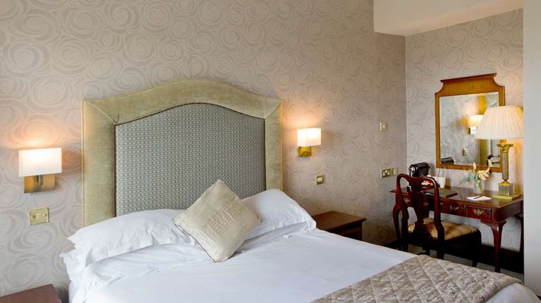 <b>Fitzpatrick Castle Dublin Room</b>. Images powered by <a href="https://iceportal.shijigroup.com/" title="IcePortal" target="_blank">IcePortal</a>.