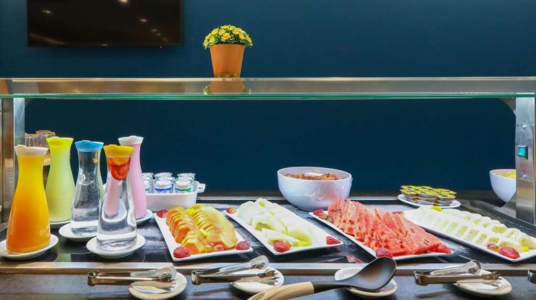 <b>Comfort Hotel Guarulhos Airport Restaurant</b>. Images powered by <a href="https://iceportal.shijigroup.com/" title="IcePortal" target="_blank">IcePortal</a>.