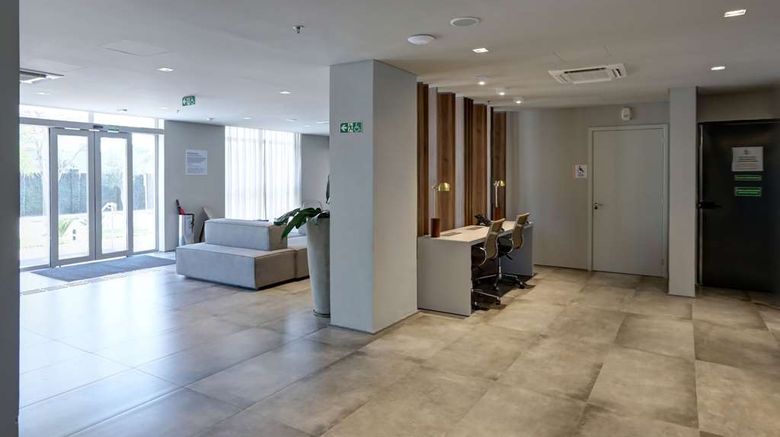 <b>Comfort Hotel Guarulhos Airport Lobby</b>. Images powered by <a href="https://iceportal.shijigroup.com/" title="IcePortal" target="_blank">IcePortal</a>.