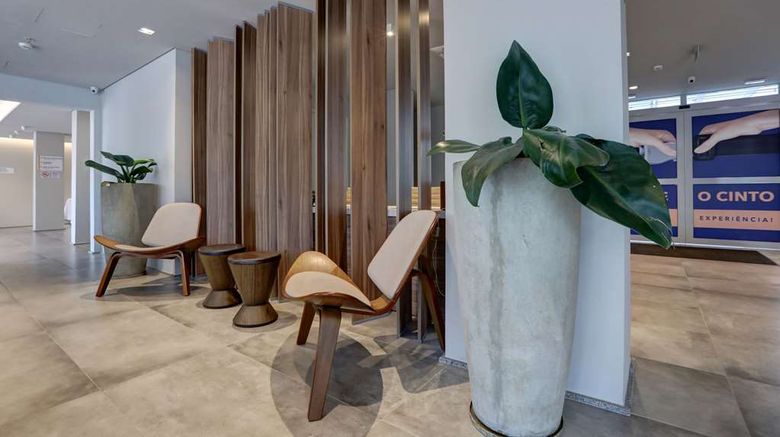 <b>Comfort Hotel Guarulhos Airport Lobby</b>. Images powered by <a href="https://iceportal.shijigroup.com/" title="IcePortal" target="_blank">IcePortal</a>.