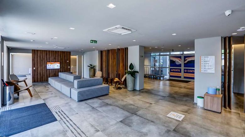 <b>Comfort Hotel Guarulhos Airport Lobby</b>. Images powered by <a href="https://iceportal.shijigroup.com/" title="IcePortal" target="_blank">IcePortal</a>.
