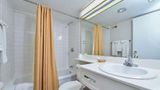 Travelodge by Wyndham Cleveland Airport Room