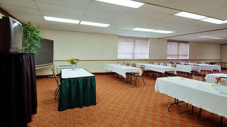 Travelodge by Wyndham Cleveland Airport Meeting