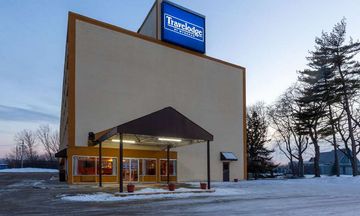 Travelodge by Wyndham Cleveland Airport