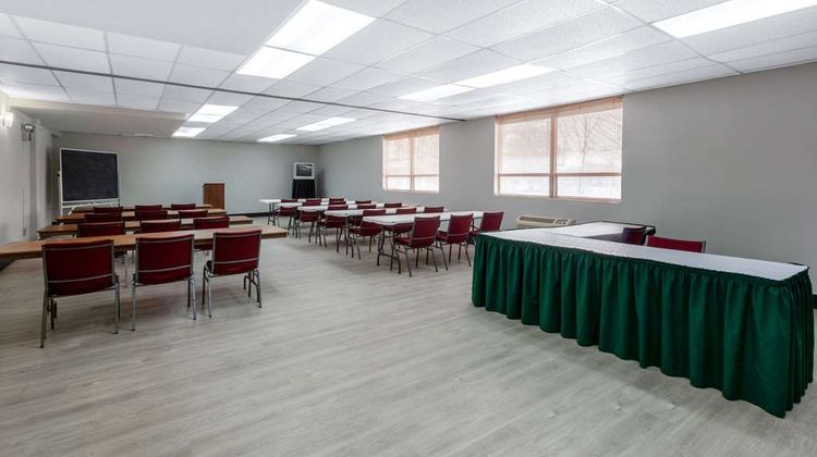 Travelodge by Wyndham Cleveland Airport Meeting