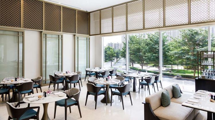 The Leela Bhartiyar City Bengaluru Restaurant