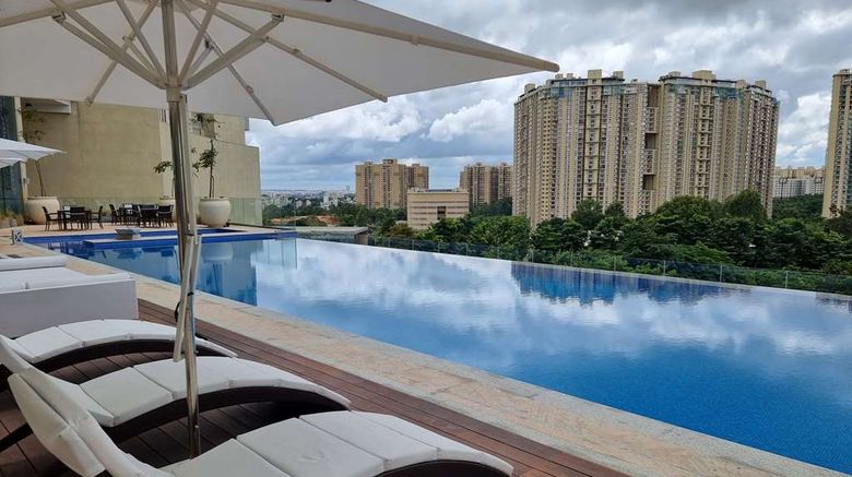 <b>The Leela Bhartiyar City Bengaluru Pool</b>. Images powered by <a href="https://iceportal.shijigroup.com/" title="IcePortal" target="_blank">IcePortal</a>.