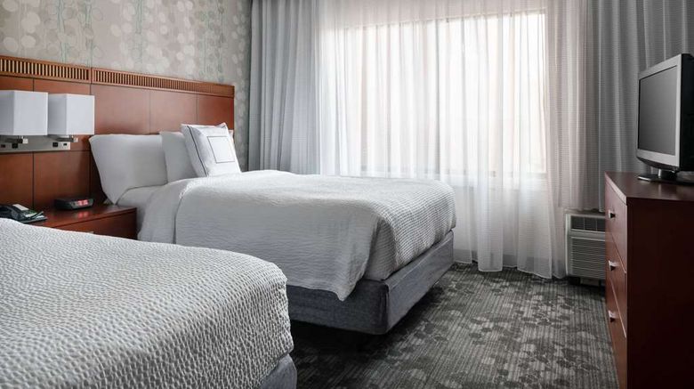 <b>Sonesta Select Phoenix Camelback Suite</b>. Images powered by <a href="https://iceportal.shijigroup.com/" title="IcePortal" target="_blank">IcePortal</a>.