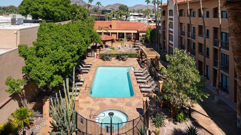 <b>Sonesta Select Phoenix Camelback Pool</b>. Images powered by <a href="https://iceportal.shijigroup.com/" title="IcePortal" target="_blank">IcePortal</a>.
