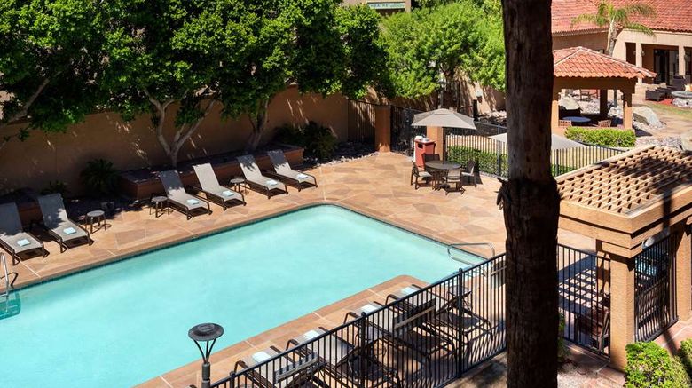 <b>Sonesta Select Phoenix Camelback Pool</b>. Images powered by <a href="https://iceportal.shijigroup.com/" title="IcePortal" target="_blank">IcePortal</a>.
