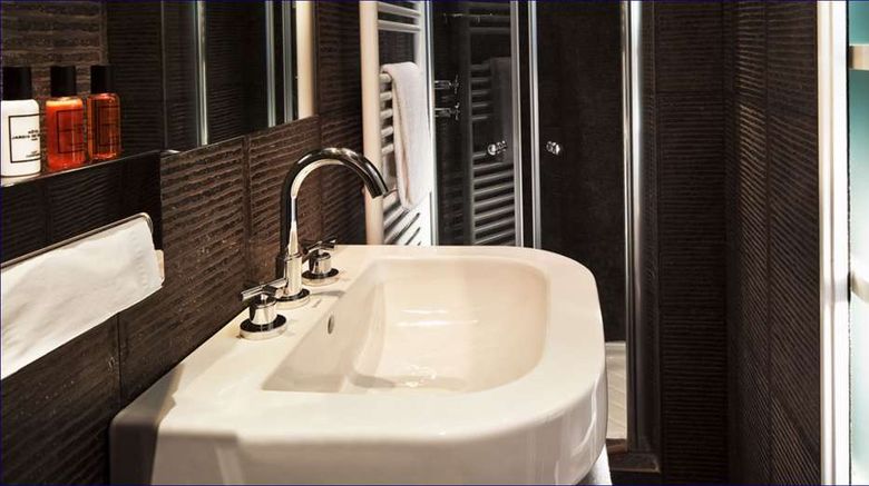 <b>Hotel le 5 Particulier Room</b>. Images powered by <a href="https://iceportal.shijigroup.com/" title="IcePortal" target="_blank">IcePortal</a>.
