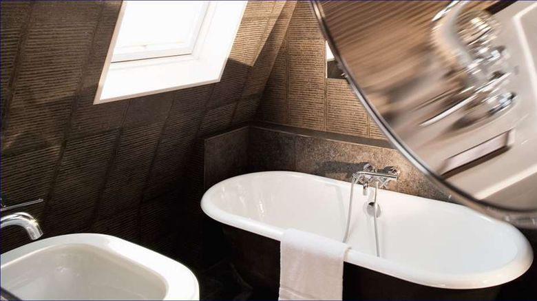 <b>Hotel le 5 Particulier Room</b>. Images powered by <a href="https://iceportal.shijigroup.com/" title="IcePortal" target="_blank">IcePortal</a>.