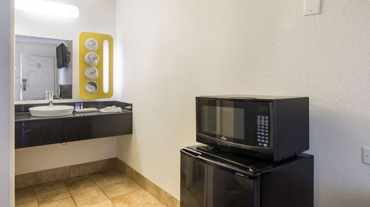 Americas Best Value Inn Bowling Green Room