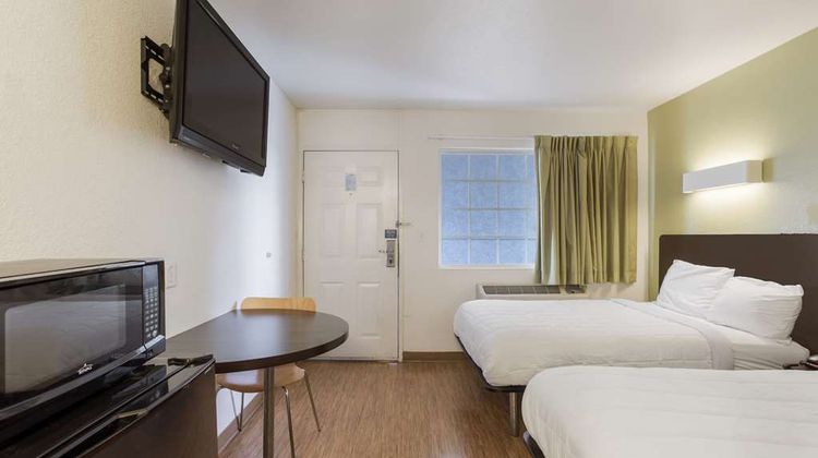 Americas Best Value Inn Bowling Green Room