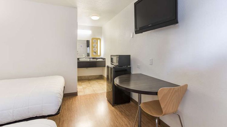 Americas Best Value Inn Bowling Green Room