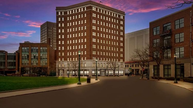Best Western Syracuse Dwntn Hotel & Stes Exterior