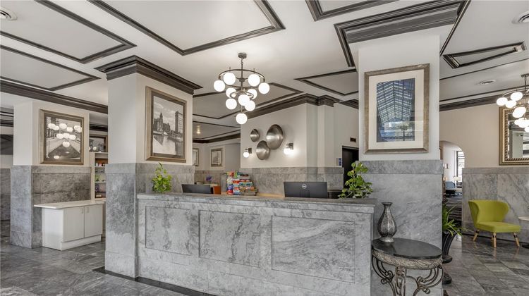Best Western Syracuse Dwntn Hotel & Stes Lobby