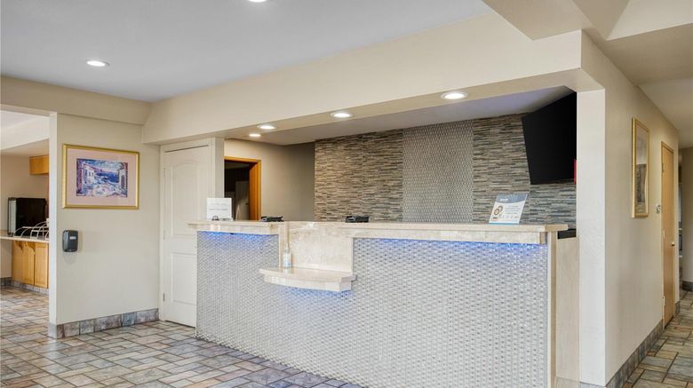 <b>SureStay Hotel by Best Western Ukiah Lobby</b>. Images powered by <a href="https://iceportal.shijigroup.com/" title="IcePortal" target="_blank">IcePortal</a>.