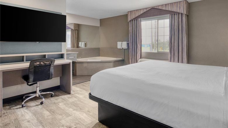 <b>SureStay Hotel by Best Western Ukiah Room</b>. Images powered by <a href="https://iceportal.shijigroup.com/" title="IcePortal" target="_blank">IcePortal</a>.