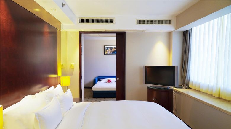 <b>Radisson Collection, Hyland Shanghai Suite</b>. Images powered by <a href="https://iceportal.shijigroup.com/" title="IcePortal" target="_blank">IcePortal</a>.