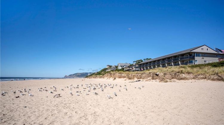 Lincoln Sands Oceanfront Resort, Ascend Exterior
