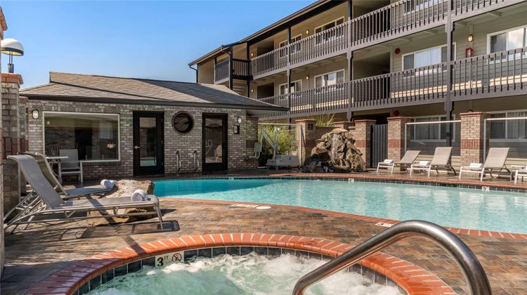 Lincoln Sands Oceanfront Resort, Ascend Pool