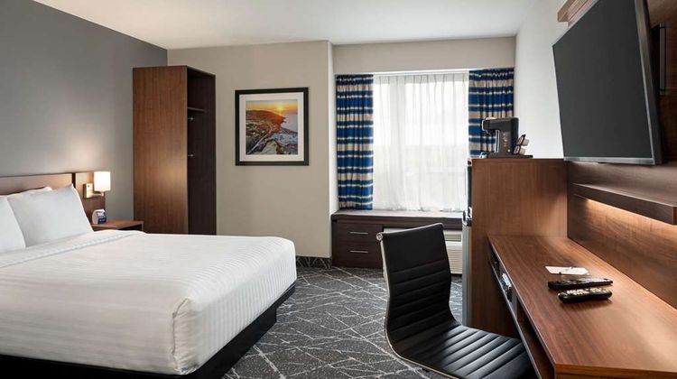 Microtel Inn & Suites by Wyndham Room