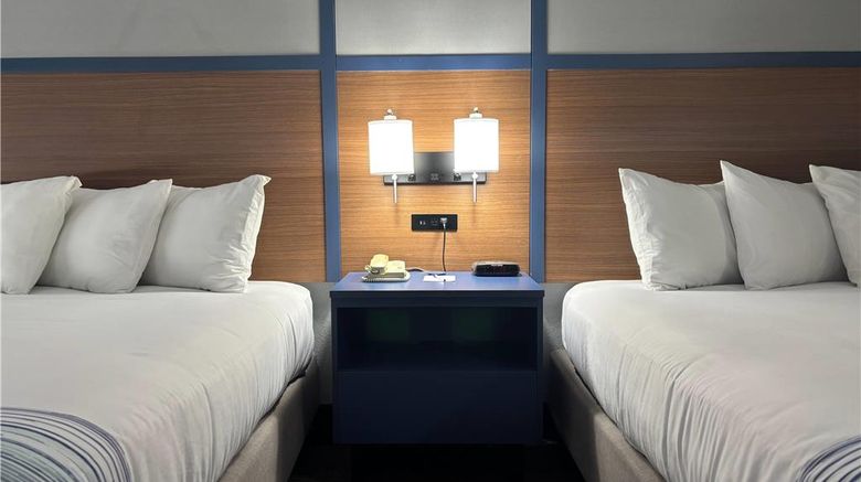<b>AmericInn by Wyndham Galesburg Room</b>. Images powered by <a href="https://iceportal.shijigroup.com/" title="IcePortal" target="_blank">IcePortal</a>.