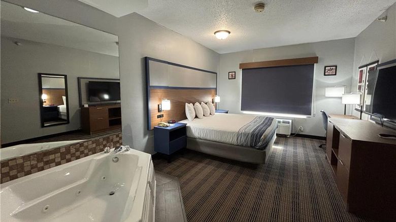 <b>AmericInn by Wyndham Galesburg Room</b>. Images powered by <a href="https://iceportal.shijigroup.com/" title="IcePortal" target="_blank">IcePortal</a>.