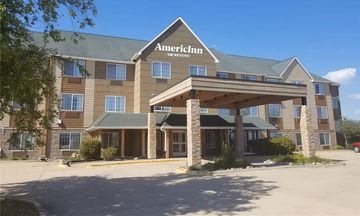 AmericInn by Wyndham Galesburg