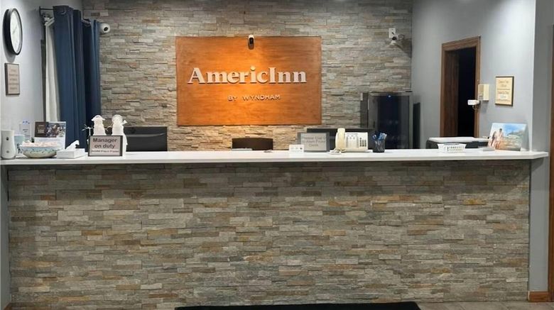 <b>AmericInn by Wyndham Galesburg Lobby</b>. Images powered by <a href="https://iceportal.shijigroup.com/" title="IcePortal" target="_blank">IcePortal</a>.