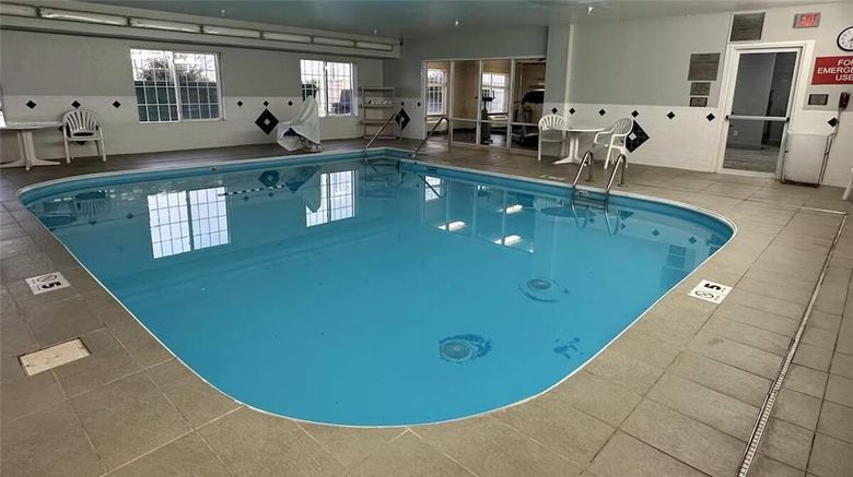 <b>AmericInn by Wyndham Galesburg Pool</b>. Images powered by <a href="https://iceportal.shijigroup.com/" title="IcePortal" target="_blank">IcePortal</a>.