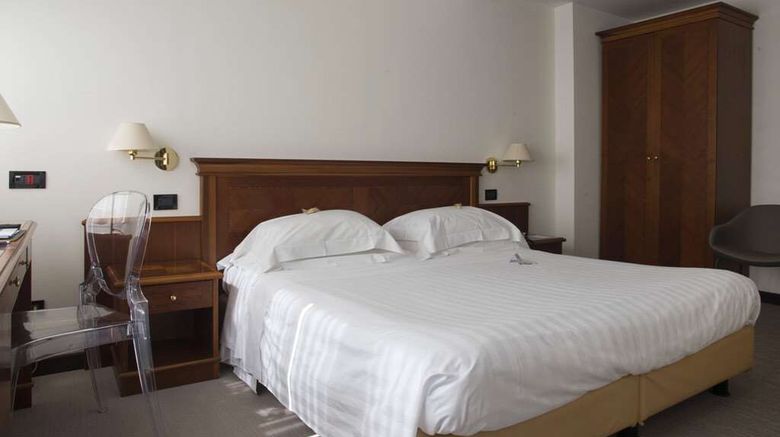 <b>Hotel Plaza Pescara Room</b>. Images powered by <a href="https://iceportal.shijigroup.com/" title="IcePortal" target="_blank">IcePortal</a>.