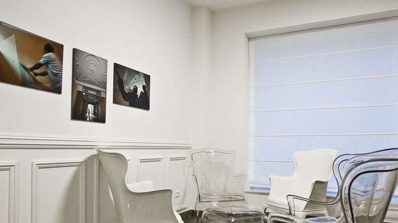 <b>Hotel Plaza Pescara Restaurant</b>. Images powered by <a href="https://iceportal.shijigroup.com/" title="IcePortal" target="_blank">IcePortal</a>.