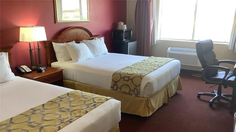 <b>Baymont by Wyndham Holbrook Room</b>. Images powered by <a href="https://iceportal.shijigroup.com/" title="IcePortal" target="_blank">IcePortal</a>.