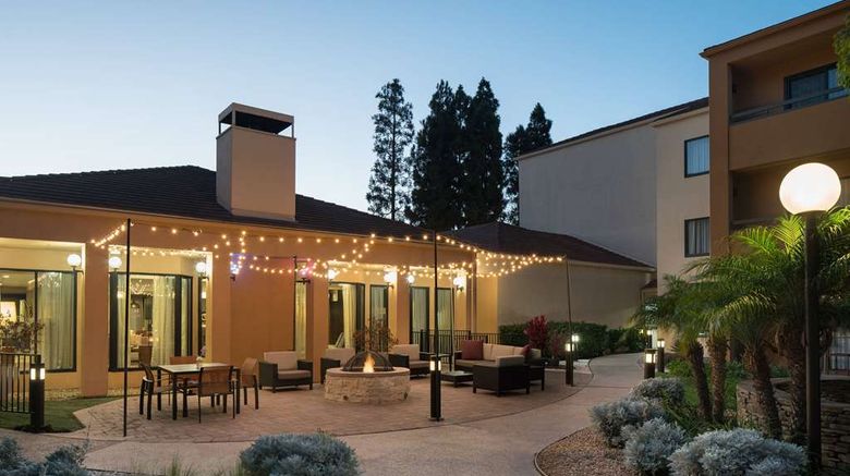 <b>Sonesta Select Los Angeles LAX El Segund Exterior</b>. Images powered by <a href="https://iceportal.shijigroup.com/" title="IcePortal" target="_blank">IcePortal</a>.