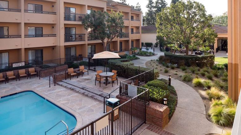 <b>Sonesta Select Los Angeles LAX El Segund Exterior</b>. Images powered by <a href="https://iceportal.shijigroup.com/" title="IcePortal" target="_blank">IcePortal</a>.