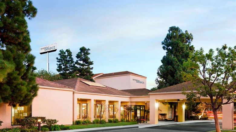 <b>Sonesta Select Los Angeles LAX El Segund Exterior</b>. Images powered by <a href="https://iceportal.shijigroup.com/" title="IcePortal" target="_blank">IcePortal</a>.
