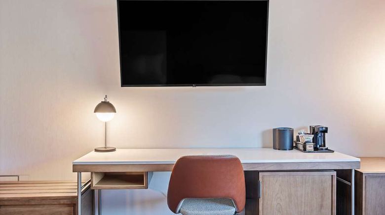 <b>Sonesta Select Pleasant Hill Room</b>. Images powered by <a href="https://iceportal.shijigroup.com/" title="IcePortal" target="_blank">IcePortal</a>.