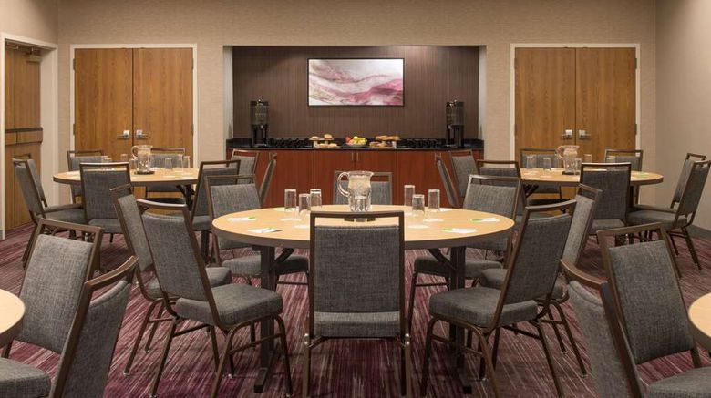 <b>Sonesta Select Seattle Bellevue Redmond Meeting</b>. Images powered by <a href="https://iceportal.shijigroup.com/" title="IcePortal" target="_blank">IcePortal</a>.