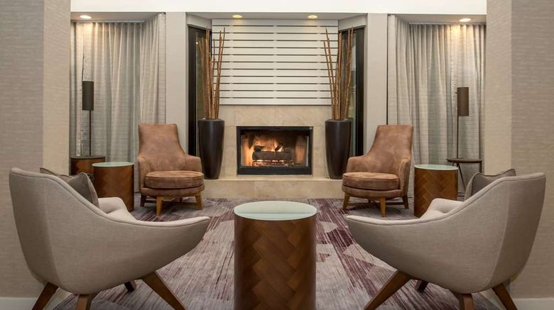 <b>Sonesta Select Seattle Bellevue Redmond Lobby</b>. Images powered by <a href="https://iceportal.shijigroup.com/" title="IcePortal" target="_blank">IcePortal</a>.