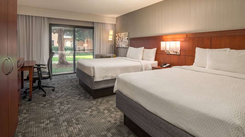 <b>Sonesta Select Seattle Bellevue Redmond Room</b>. Images powered by <a href="https://iceportal.shijigroup.com/" title="IcePortal" target="_blank">IcePortal</a>.