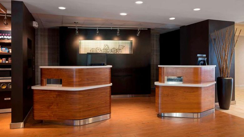 <b>Sonesta Select Los Angeles Torrance Lobby</b>. Images powered by <a href="https://iceportal.shijigroup.com/" title="IcePortal" target="_blank">IcePortal</a>.