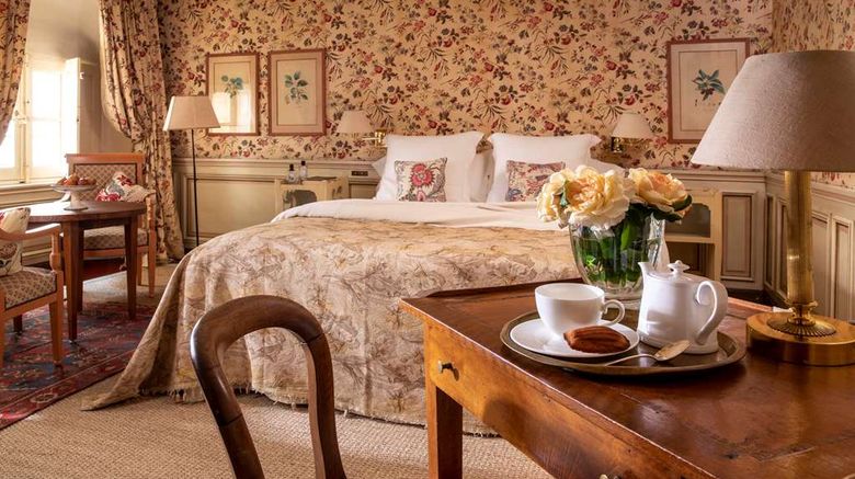 <b>La Mirande Room</b>. Images powered by <a href="https://iceportal.shijigroup.com/" title="IcePortal" target="_blank">IcePortal</a>.