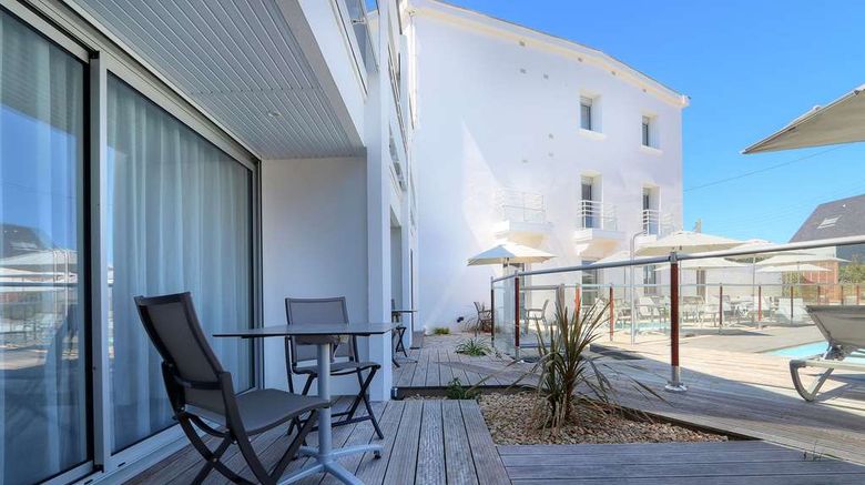<b>Best Western Hotel Le Bellevue Pool</b>. Images powered by <a href="https://iceportal.shijigroup.com/" title="IcePortal" target="_blank">IcePortal</a>.