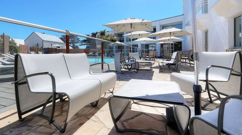 <b>Best Western Hotel Le Bellevue Pool</b>. Images powered by <a href="https://iceportal.shijigroup.com/" title="IcePortal" target="_blank">IcePortal</a>.