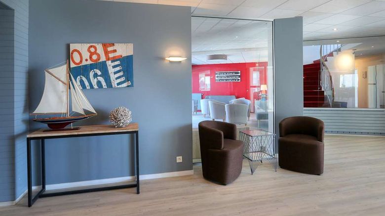 <b>Best Western Hotel Le Bellevue Lobby</b>. Images powered by <a href="https://iceportal.shijigroup.com/" title="IcePortal" target="_blank">IcePortal</a>.