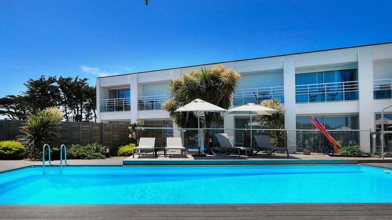 <b>Best Western Hotel Le Bellevue Pool</b>. Images powered by <a href="https://iceportal.shijigroup.com/" title="IcePortal" target="_blank">IcePortal</a>.