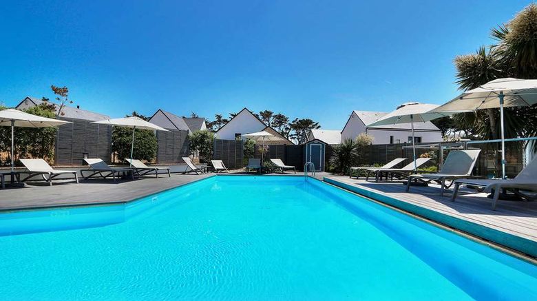 <b>Best Western Hotel Le Bellevue Pool</b>. Images powered by <a href="https://iceportal.shijigroup.com/" title="IcePortal" target="_blank">IcePortal</a>.
